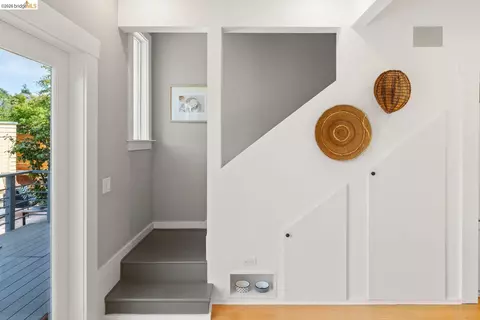Entry Way - 1021 Colusa Ave, Berkeley, CA 94707 photo 1 of 1