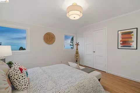 Bedroom - 708 Grizzly Peak Blvd, Berkeley, CA 94708 photo 9 of 9