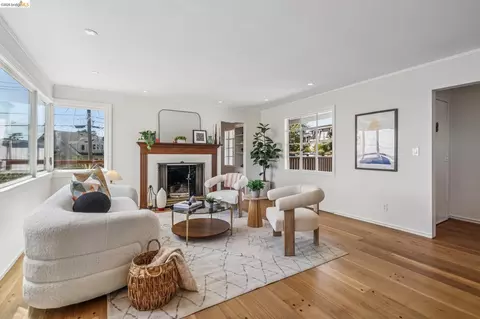 Living - 708 Grizzly Peak Blvd, Berkeley, CA 94708 photo 3 of 7