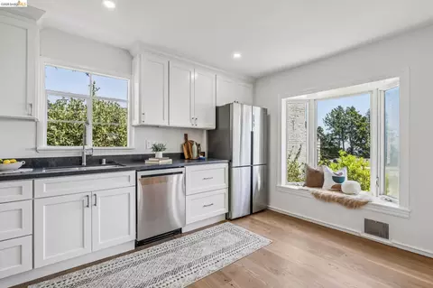 Kitchen - 708 Grizzly Peak Blvd, Berkeley, CA 94708 photo 5 of 5