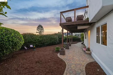 Exterior - 708 Grizzly Peak Blvd, Berkeley, CA 94708 photo 20 of 27