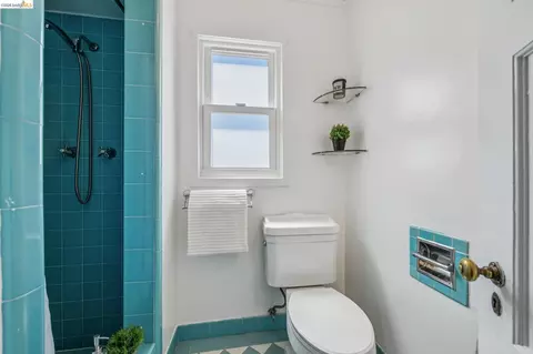 Bath - 708 Grizzly Peak Blvd, Berkeley, CA 94708 photo 1 of 3