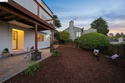 Exterior - 708 Grizzly Peak Blvd, Berkeley, CA 94708 photo 23 of 27