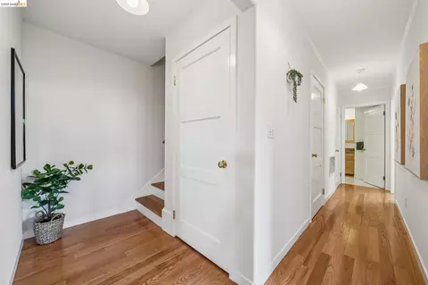 Entry Way - 708 Grizzly Peak Blvd, Berkeley, CA 94708 photo 6 of 6
