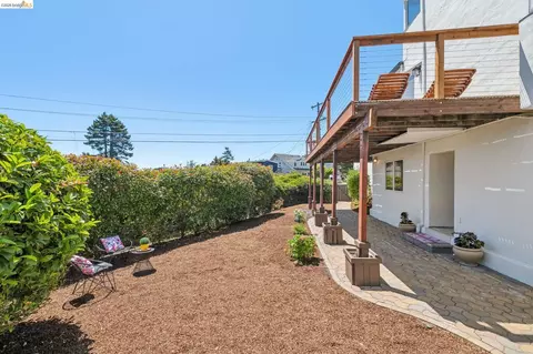 Exterior - 708 Grizzly Peak Blvd, Berkeley, CA 94708 photo 14 of 27