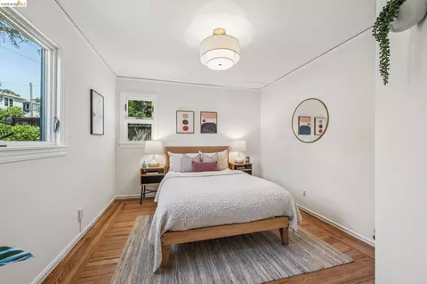 Bedroom - 708 Grizzly Peak Blvd, Berkeley, CA 94708 photo 1 of 9