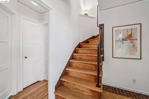 Entry Way - 708 Grizzly Peak Blvd, Berkeley, CA 94708 photo 4 of 6