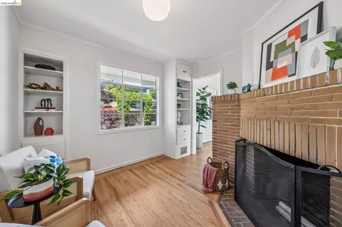 Living - 708 Grizzly Peak Blvd, Berkeley, CA 94708 photo 5 of 7