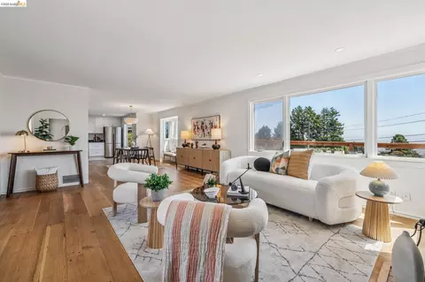 Living - 708 Grizzly Peak Blvd, Berkeley, CA 94708 photo 4 of 7