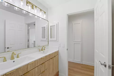 Bath - 6010 Peppertree Ct, Newark, CA 94560 photo 5 of 5