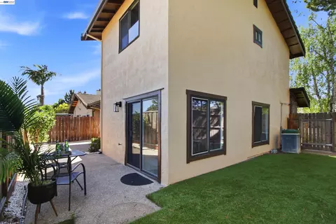 Exterior - 6010 Peppertree Ct, Newark, CA 94560 photo 7 of 9
