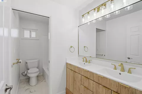 Bath - 6010 Peppertree Ct, Newark, CA 94560 photo 3 of 5