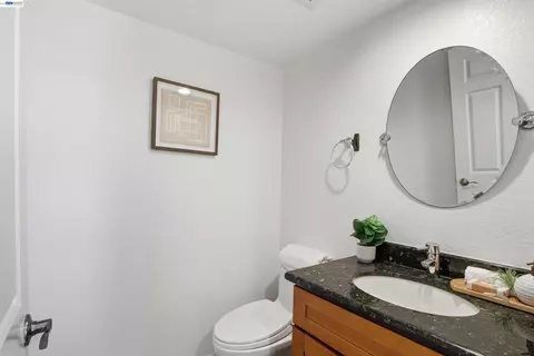 Bath - 6010 Peppertree Ct, Newark, CA 94560 photo 2 of 5