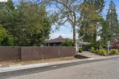 Summit Rd, Berkeley, CA 94708