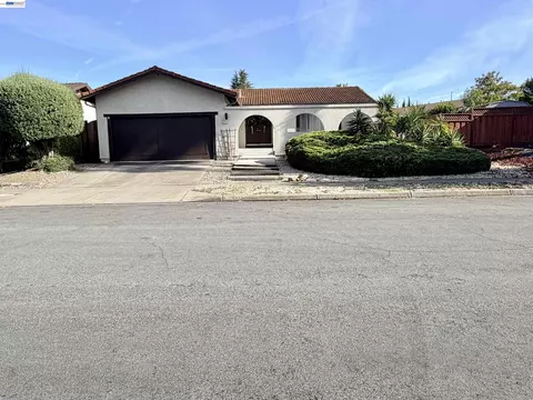 40701 Penn Ln, Fremont, CA 94538