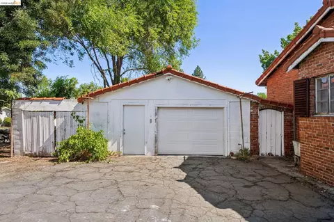Exterior - 1830 3rd Ave, Walnut Creek, CA 94597 photo 6 of 13