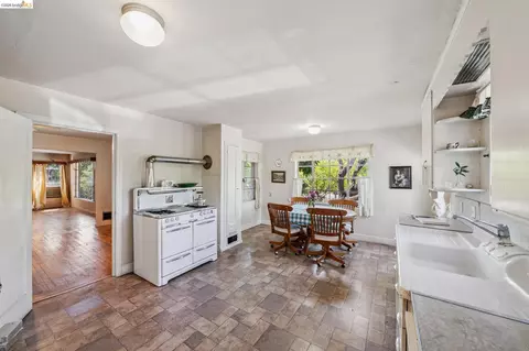 Kitchen - 1830 3rd Ave, Walnut Creek, CA 94597 photo 1 of 3