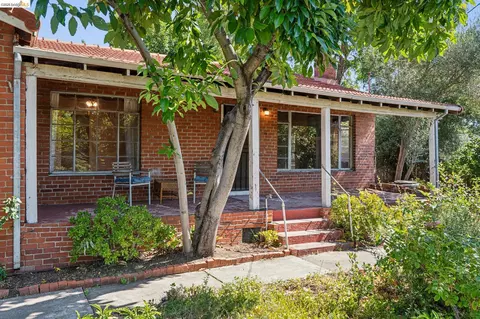 Exterior - 1830 3rd Ave, Walnut Creek, CA 94597 photo 4 of 13