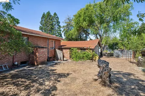 Exterior - 1830 3rd Ave, Walnut Creek, CA 94597 photo 11 of 13