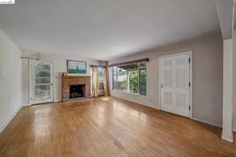 Living - 1830 3rd Ave, Walnut Creek, CA 94597 photo 3 of 6