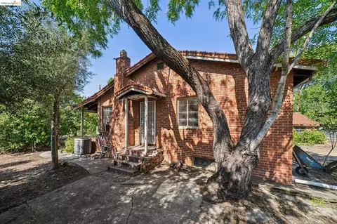 Exterior - 1830 3rd Ave, Walnut Creek, CA 94597 photo 9 of 13
