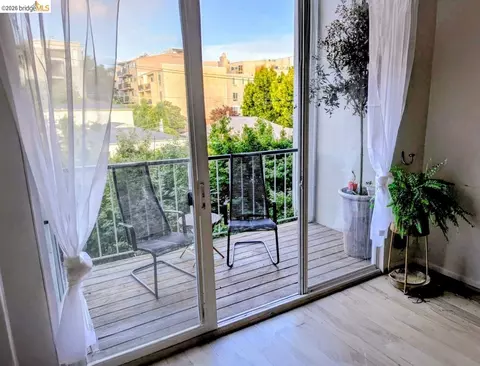 365 Perkins St #201, Oakland, CA 94610