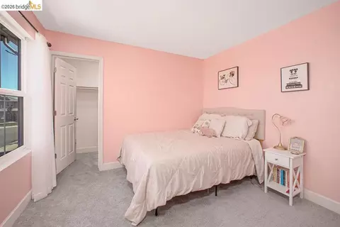 Bedroom - 2371 Cornwall Ave, Manteca, CA 95337 photo 4 of 6