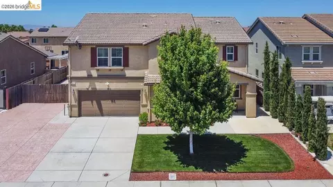 Exterior - 2371 Cornwall Ave, Manteca, CA 95337 photo 2 of 15