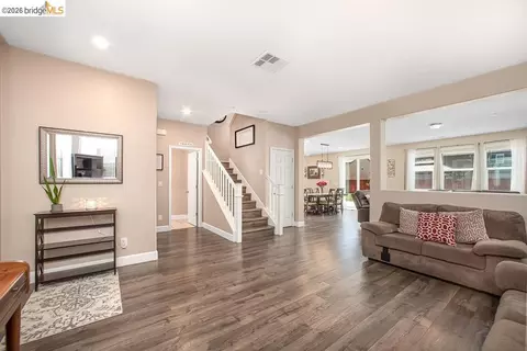 Entry Way - 2371 Cornwall Ave, Manteca, CA 95337 photo 1 of 5