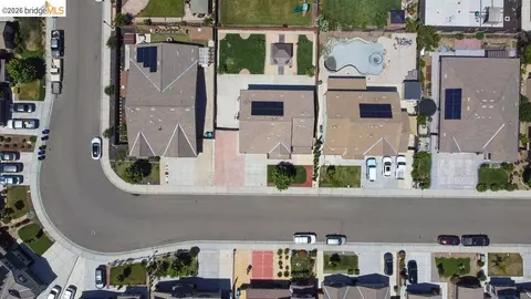 View/Area - 2371 Cornwall Ave, Manteca, CA 95337 photo 3 of 8