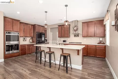 Kitchen - 2371 Cornwall Ave, Manteca, CA 95337 photo 4 of 4