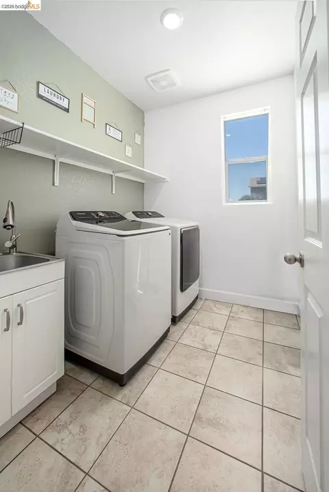 Other - 2371 Cornwall Ave, Manteca, CA 95337 photo 9 of 10