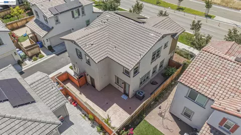 View/Area - 233 E Central Pkwy, Mountain House, CA 95391 photo 2 of 8