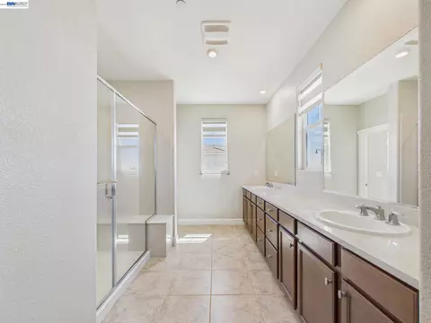 Entry Way - 233 E Central Pkwy, Mountain House, CA 95391 photo 2 of 4