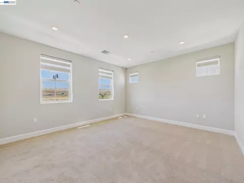 Other - 233 E Central Pkwy, Mountain House, CA 95391 photo 5 of 15