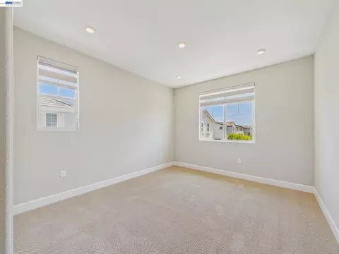 Bedroom - 233 E Central Pkwy, Mountain House, CA 95391 photo 9 of 16
