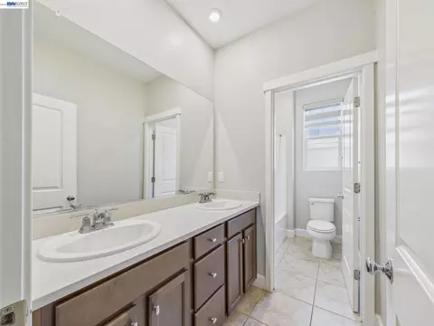 Entry Way - 233 E Central Pkwy, Mountain House, CA 95391 photo 4 of 4