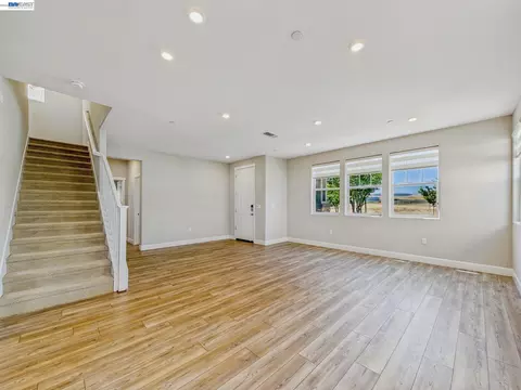 Living - 233 E Central Pkwy, Mountain House, CA 95391 photo 9 of 12
