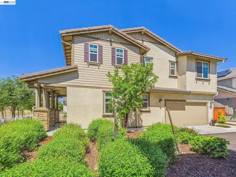 Exterior - 233 E Central Pkwy, Mountain House, CA 95391 photo 5 of 10