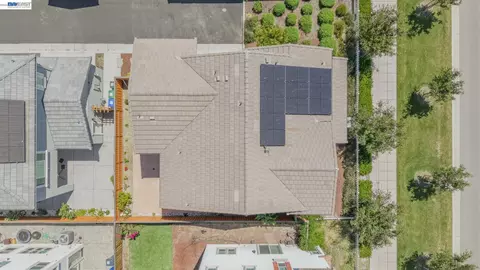 View/Area - 233 E Central Pkwy, Mountain House, CA 95391 photo 3 of 8