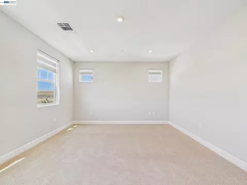Bedroom - 233 E Central Pkwy, Mountain House, CA 95391 photo 7 of 16