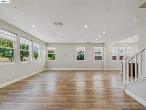 Living - 233 E Central Pkwy, Mountain House, CA 95391 photo 4 of 12