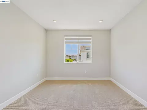 Bedroom - 233 E Central Pkwy, Mountain House, CA 95391 photo 10 of 16