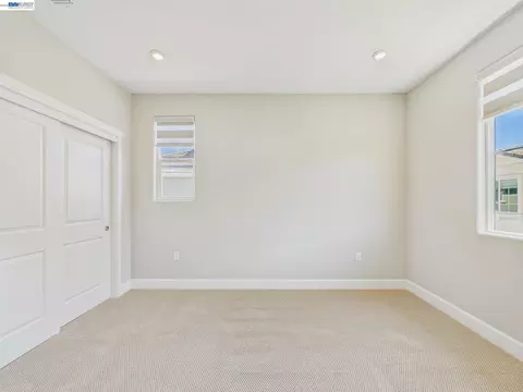 Bedroom - 233 E Central Pkwy, Mountain House, CA 95391 photo 11 of 16