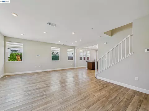 Living - 233 E Central Pkwy, Mountain House, CA 95391 photo 2 of 12
