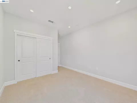 Bedroom - 233 E Central Pkwy, Mountain House, CA 95391 photo 16 of 16