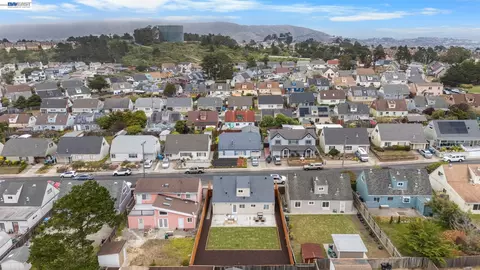 View/Area - 460 Inverness Dr, Pacifica, CA 94044 photo 5 of 6