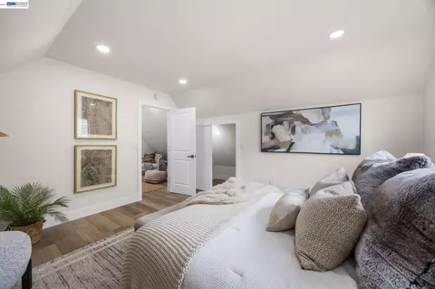 Bedroom - 460 Inverness Dr, Pacifica, CA 94044 photo 9 of 9