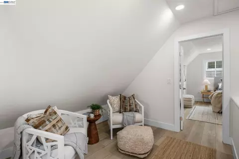 Entry Way - 460 Inverness Dr, Pacifica, CA 94044 photo 2 of 2