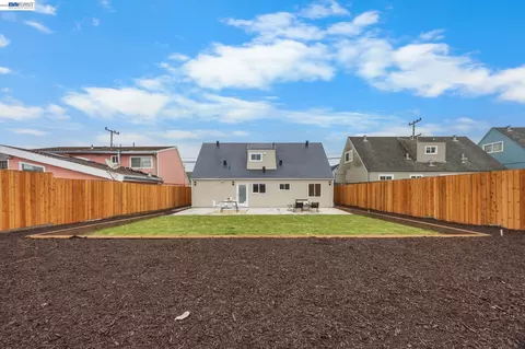 Exterior - 460 Inverness Dr, Pacifica, CA 94044 photo 5 of 5
